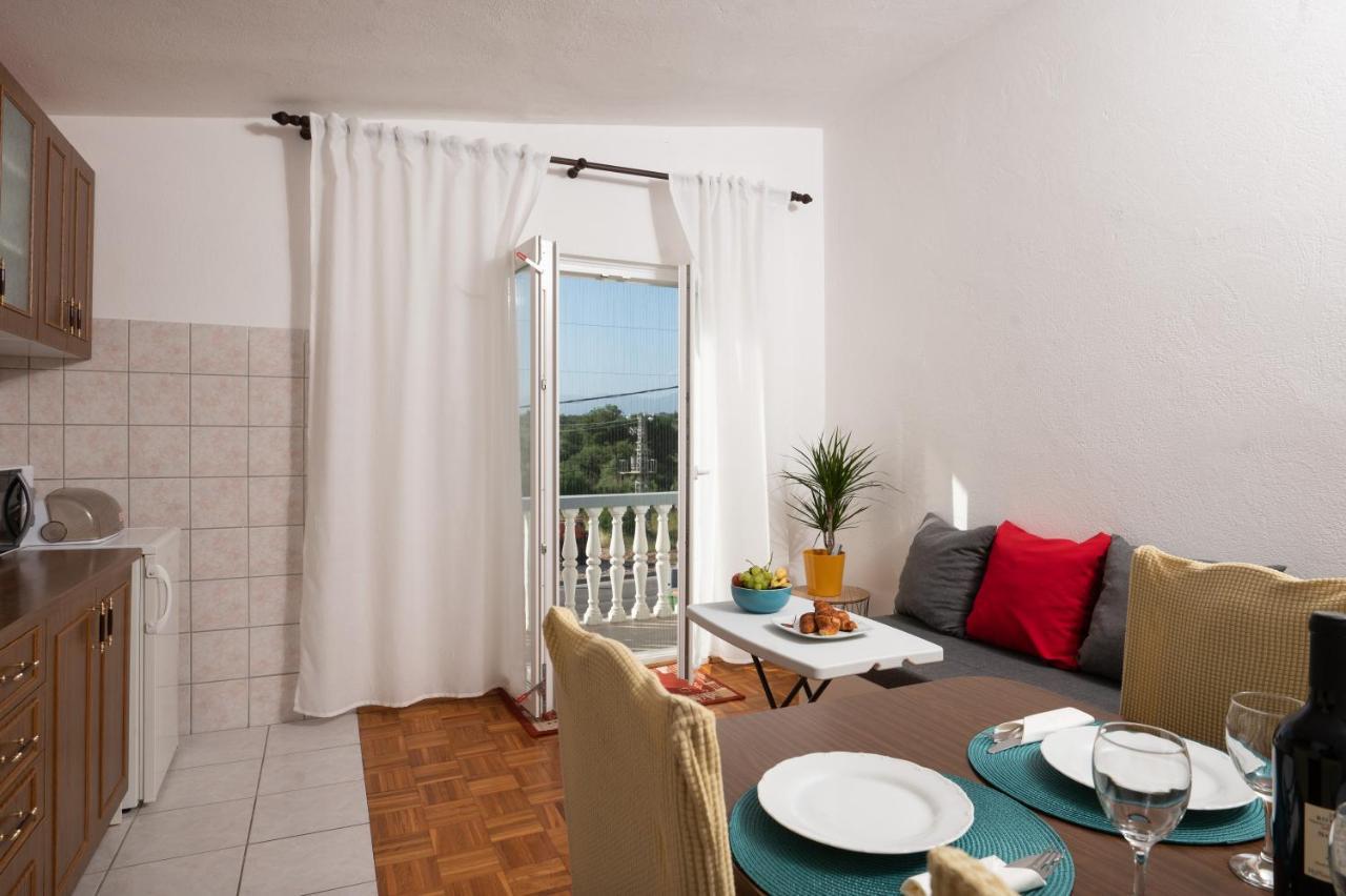 Marina'S Apartments ราชานาส ภายนอก รูปภาพ