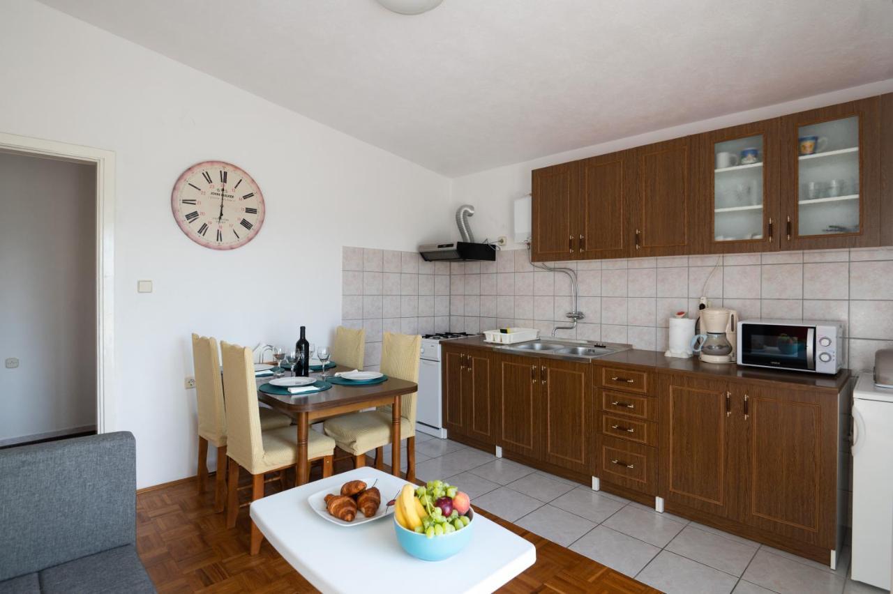 Marina'S Apartments ราชานาส ภายนอก รูปภาพ