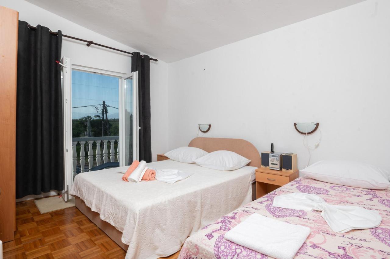 Marina'S Apartments ราชานาส ภายนอก รูปภาพ