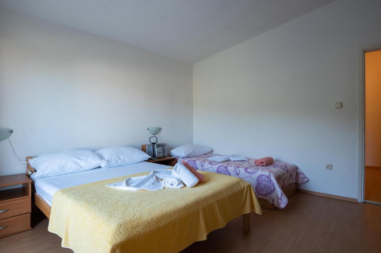 Marina'S Apartments ราชานาส ภายนอก รูปภาพ