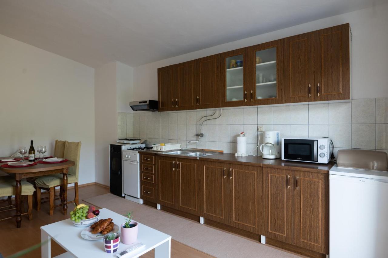 Marina'S Apartments ราชานาส ภายนอก รูปภาพ