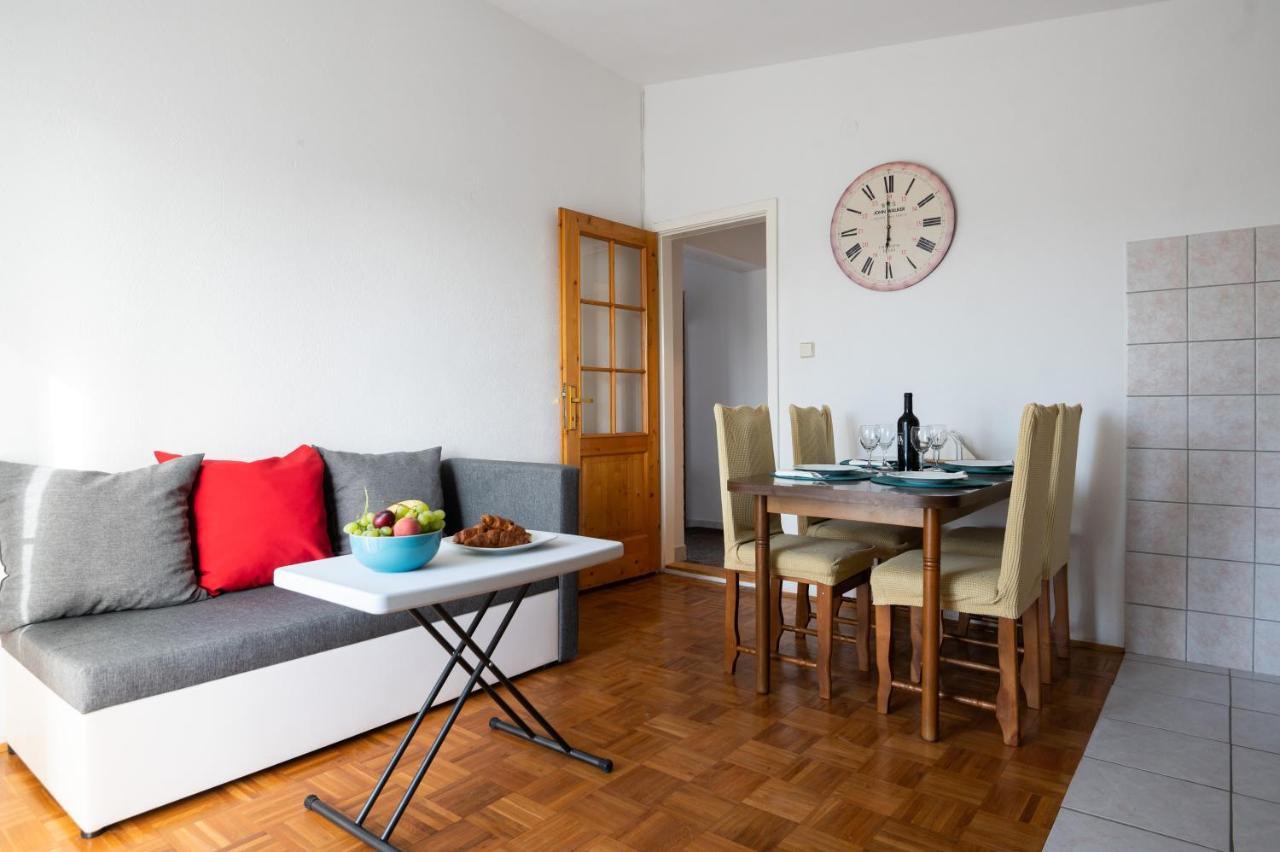 Marina'S Apartments ราชานาส ภายนอก รูปภาพ
