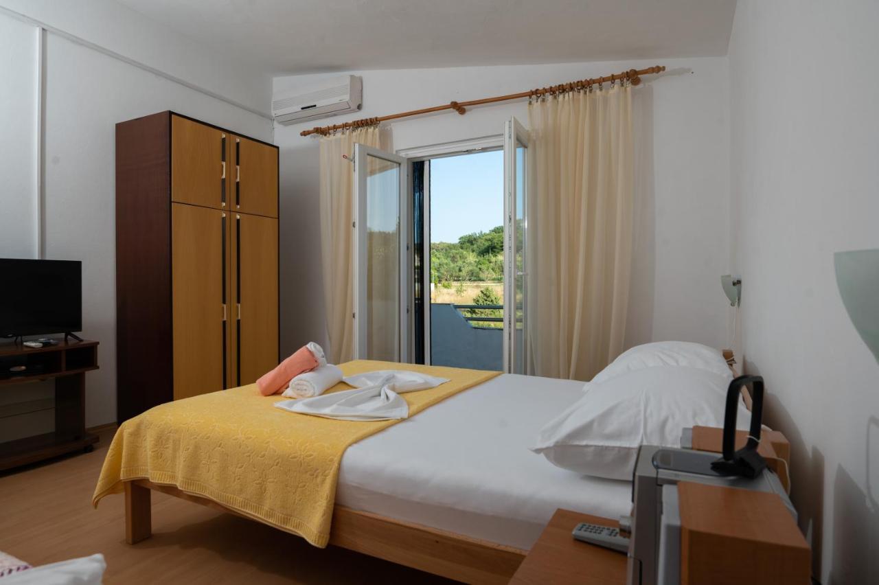 Marina'S Apartments ราชานาส ภายนอก รูปภาพ